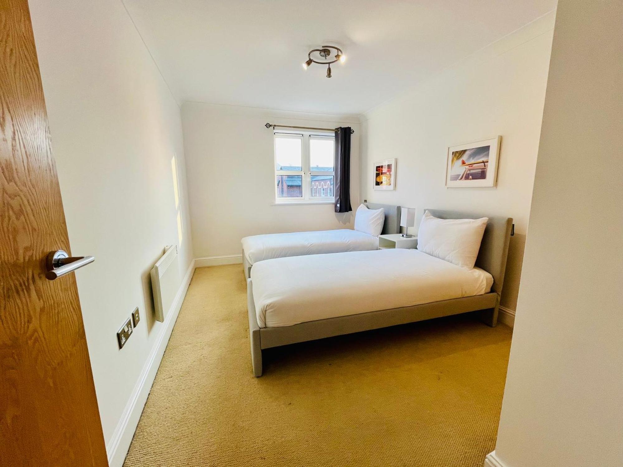 Exquisite City Centre Apartment - Recently Refurbed - 2 Bed 2 Bath - Free Parking - Netflix Amazon Disney Birmingham Extérieur photo